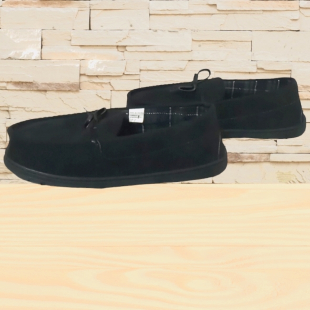 NWOT men house slippers 10/11 black